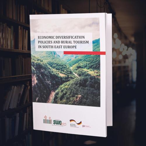 КНИГА СО МЕКА КОРИЦА